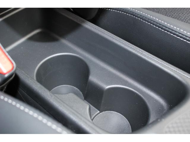 ヤリスクロス ハイブリッドZ BSM 8インチディスプレイオーディオ 電格ドアミラー インテリジェントキー ブルートゥース シ-トヒ-タ- クリソナ 衝突安全ボディ レーンアシスト USB オートマチックハイビーム 試乗車 LEDライト リアカメラ SDナビ 禁煙(40枚目)