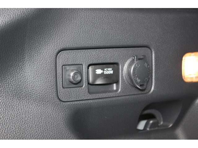 ヤリスクロス ハイブリッドZ BSM 8インチディスプレイオーディオ 電格ドアミラー インテリジェントキー ブルートゥース シ-トヒ-タ- クリソナ 衝突安全ボディ レーンアシスト USB オートマチックハイビーム 試乗車 LEDライト リアカメラ SDナビ 禁煙(73枚目)