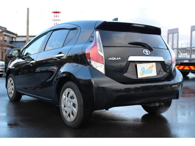 アクア Ｓスタイルブラック　禁煙車両　ＥＣＯモード　安全ボディー　ＳＤナビゲーション　ブルートゥース　記録簿あり　ＡＨＢ　バックモニタ－　地デジフルセグ　ナビＴＶ　ＬＥＤライト　スマートキープッシュスタート　１オーナー　キーフリ（7枚目）