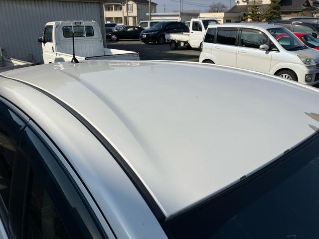 ノート Ｘ　スマートキー　アイドリングストップ　ＥＴＣ　ドライブレコーダー　ナビＴＶ　運転席・助手席エアバック　ＡＢＳ　盗難防止システム　衝突安全ボディ　エアコン　パワーステアリング　パワーウインドウ（11枚目）
