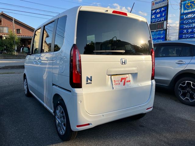 N-BOX ベースグレード スマートキー アイドリングストップ 登録済み(届け出済み)未使用者 オートクルーズコントロール 両側スライドドア 片側電動スライドドア シートヒーター ベンチシート フルフラット レーンアシスト(13枚目)