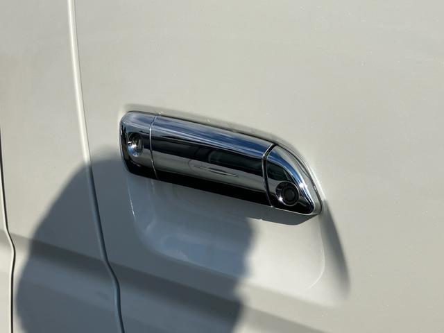 ハイエースバン スーパーＧＬ　ダークプライムＩＩ　スマートキー　４ＷＤ　運転席・助手席エアバック　ＡＢＳ　ＥＳＣ　エアコン　パワーステアリング　パワーウインドウ（6枚目）