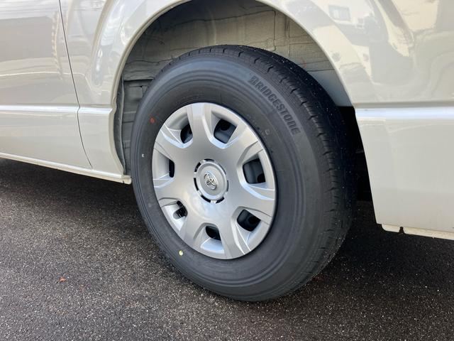 ハイエースバン スーパーＧＬ　ダークプライムＩＩ　スマートキー　４ＷＤ　運転席・助手席エアバック　ＡＢＳ　ＥＳＣ　エアコン　パワーステアリング　パワーウインドウ（23枚目）