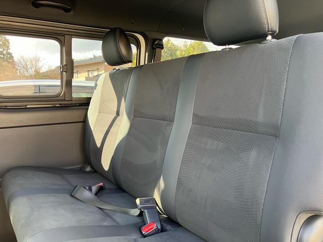 ハイエースバン スーパーＧＬ　ダークプライムＩＩ　スマートキー　４ＷＤ　運転席・助手席エアバック　ＡＢＳ　ＥＳＣ　エアコン　パワーステアリング　パワーウインドウ（25枚目）