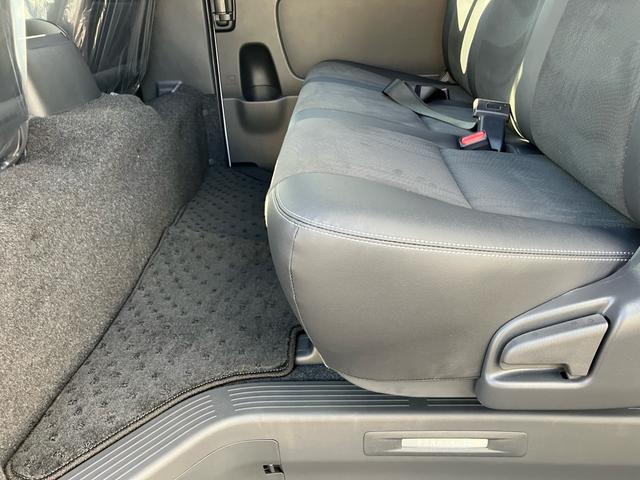 ハイエースバン スーパーＧＬ　ダークプライムＩＩ　スマートキー　４ＷＤ　運転席・助手席エアバック　ＡＢＳ　ＥＳＣ　エアコン　パワーステアリング　パワーウインドウ（26枚目）