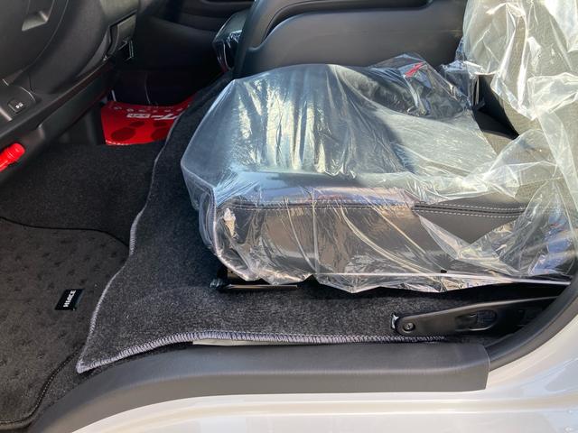 ハイエースバン スーパーＧＬ　ダークプライムＩＩ　スマートキー　４ＷＤ　運転席・助手席エアバック　ＡＢＳ　ＥＳＣ　エアコン　パワーステアリング　パワーウインドウ（30枚目）