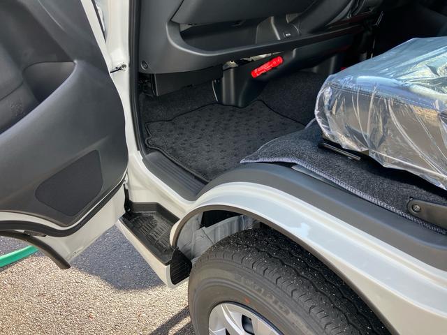 ハイエースバン スーパーＧＬ　ダークプライムＩＩ　スマートキー　４ＷＤ　運転席・助手席エアバック　ＡＢＳ　ＥＳＣ　エアコン　パワーステアリング　パワーウインドウ（33枚目）