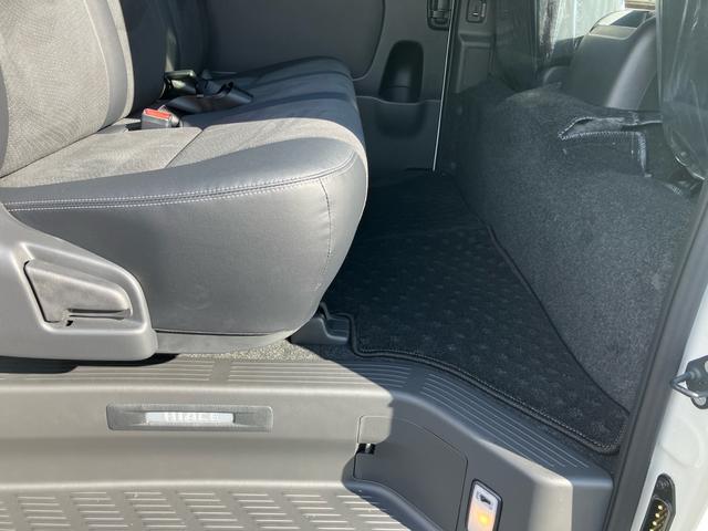 ハイエースバン スーパーＧＬ　ダークプライムＩＩ　スマートキー　４ＷＤ　運転席・助手席エアバック　ＡＢＳ　ＥＳＣ　エアコン　パワーステアリング　パワーウインドウ（35枚目）