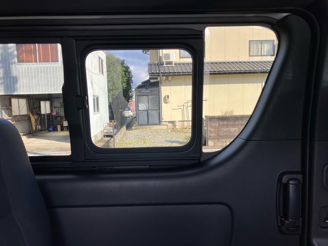 ハイエースバン スーパーＧＬ　ダークプライムＩＩ　スマートキー　４ＷＤ　運転席・助手席エアバック　ＡＢＳ　ＥＳＣ　エアコン　パワーステアリング　パワーウインドウ（37枚目）