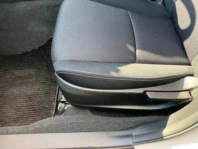 インプレッサＧ４ ２．０ｉ　キーレスエントリー　アイドリングストップ　４ＷＤ　ナビＴＶ　Ｂｌｕｅｔｏｏｔｈ　オートクルーズコントロール　運転席・助手席エアバック　ＡＢＳ　ＥＳＣ　盗難防止システム　エアコン　パワーステアリング（28枚目）