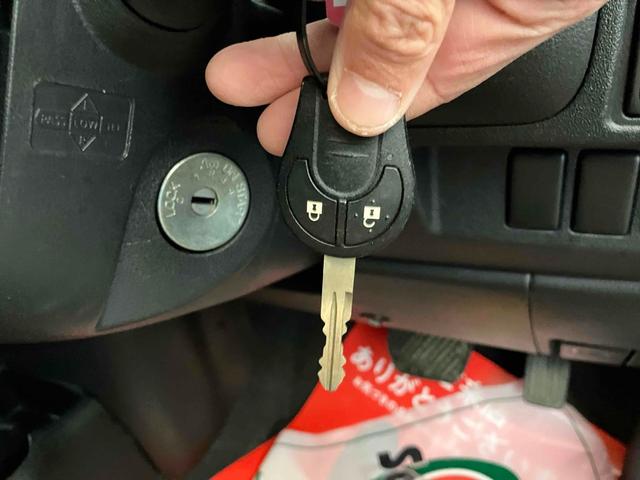 標準装備の「キーレス」。キーを所持していれば、ドアの開錠＆施錠が楽々行えます！