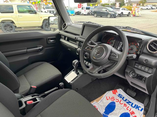 ジムニー XC クリアランスソナー 4WD セーフティサポート クルーズコントロール アイドリングストップ LEDヘッドライト ヘッドライトウォッシャー シートヒーター 革巻きステアリング 電動格納ミラー(8枚目)