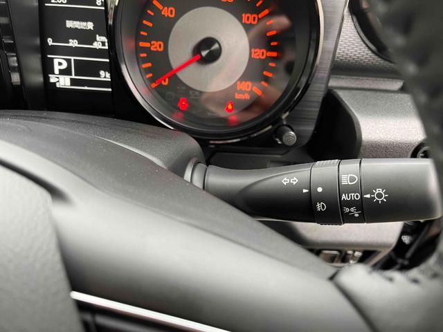 ジムニー XC クリアランスソナー 4WD セーフティサポート クルーズコントロール アイドリングストップ LEDヘッドライト ヘッドライトウォッシャー シートヒーター 革巻きステアリング 電動格納ミラー(10枚目)