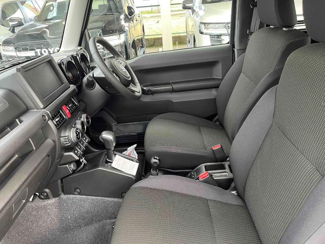 ジムニー XC クリアランスソナー 4WD セーフティサポート クルーズコントロール アイドリングストップ LEDヘッドライト ヘッドライトウォッシャー シートヒーター 革巻きステアリング 電動格納ミラー(14枚目)