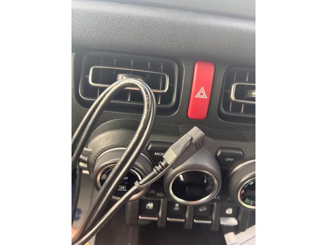 �i�r�ɂ͂t�r�a�R�[�h��ڑ����Ă��܂��B