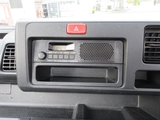 ハイゼットトラック スタンダード エアコン パワステ 切り替え4WD オートマ ゲートチェーン ゲートプロテクター 荷台ラバーマット 禁煙 運転席エアバック AM/FMラジオ(10枚目)
