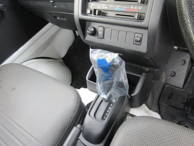 ハイゼットトラック スタンダード エアコン パワステ 切り替え4WD オートマ ゲートチェーン ゲートプロテクター 荷台ラバーマット 禁煙 運転席エアバック AM/FMラジオ(11枚目)