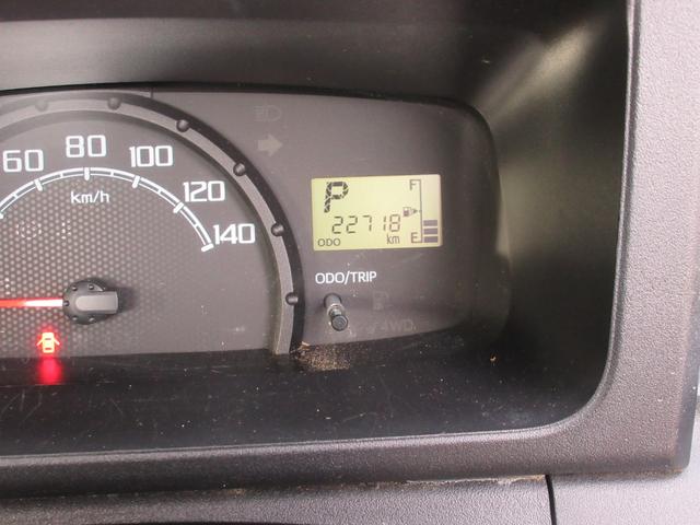 ハイゼットトラック スタンダード エアコン パワステ 切り替え4WD オートマ ゲートチェーン ゲートプロテクター 荷台ラバーマット 禁煙 運転席エアバック AM/FMラジオ(16枚目)