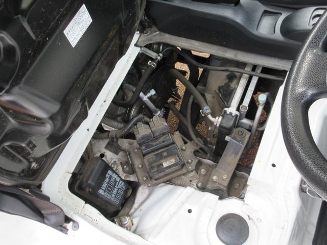 ハイゼットトラック スタンダード エアコン パワステ 切り替え4WD オートマ ゲートチェーン ゲートプロテクター 荷台ラバーマット 禁煙 運転席エアバック AM/FMラジオ(17枚目)