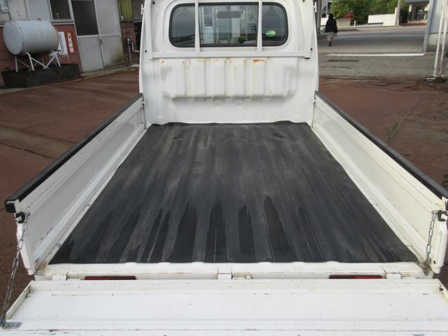 ハイゼットトラック スタンダード エアコン パワステ 切り替え4WD オートマ ゲートチェーン ゲートプロテクター 荷台ラバーマット 禁煙 運転席エアバック AM/FMラジオ(18枚目)