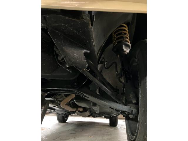 サニートラック 　社外ハンドル　幌カバー　ＭＴ４速　社外ホイール（55枚目）