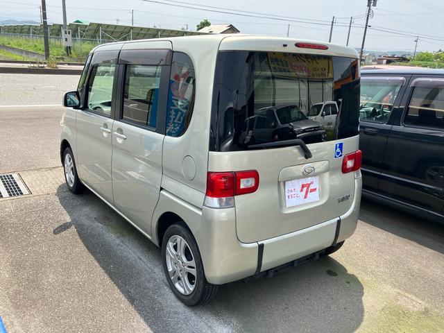 タント 　スローパー　キーレスエントリー　アルミホイール　運転席・助手席エアバック　ＡＢＳ　エアコン　パワステ　パワーウインドウ（8枚目）