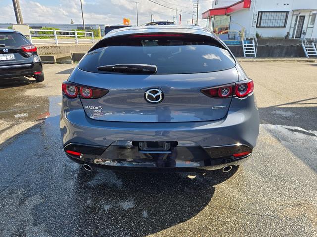 ＭＡＺＤＡ３ファストバック １５Ｓツーリング　４ＷＤ・ＳＤナビ・フルセグ・ＥＴＣ・全方位カメラ（6枚目）