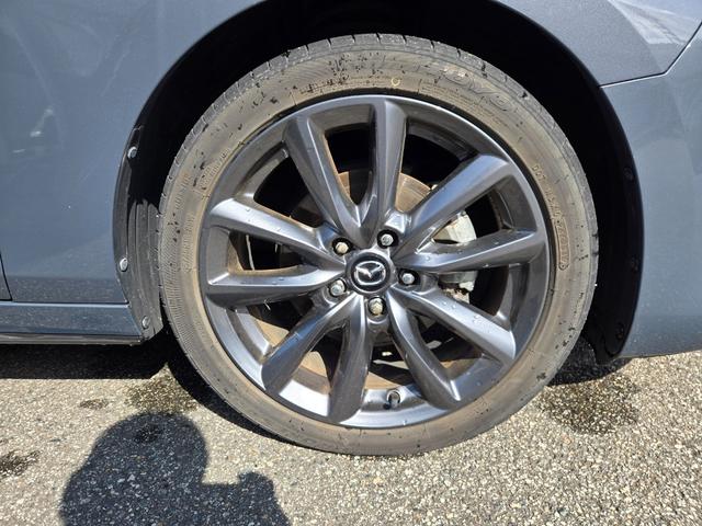 ＭＡＺＤＡ３ファストバック １５Ｓツーリング　４ＷＤ・ＳＤナビ・フルセグ・ＥＴＣ・全方位カメラ（9枚目）