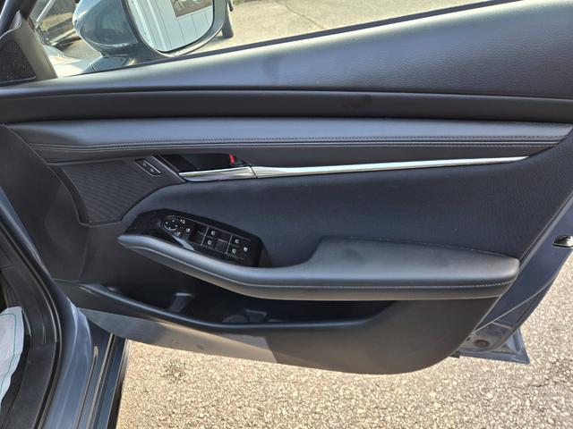 ＭＡＺＤＡ３ファストバック １５Ｓツーリング　４ＷＤ・ＳＤナビ・フルセグ・ＥＴＣ・全方位カメラ（17枚目）