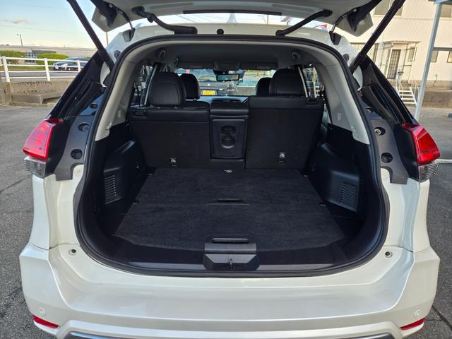 エクストレイル オーテック　ｉパッケージ　パワーゲート・ＳＤナビ・フルセグ・４ＷＤ・全方位カメラ（12枚目）