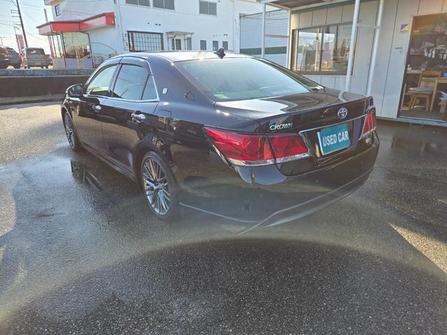 クラウンハイブリッド アスリートＧ　１８インチアルミ・本革シート・純正ナビ・フルセグ・ＥＴＣ（6枚目）