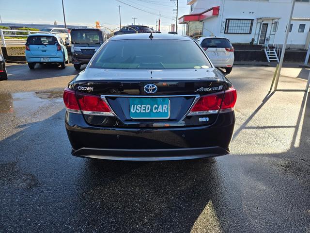 クラウンハイブリッド アスリートＧ　１８インチアルミ・本革シート・純正ナビ・フルセグ・ＥＴＣ（7枚目）