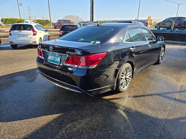 クラウンハイブリッド アスリートＧ　１８インチアルミ・本革シート・純正ナビ・フルセグ・ＥＴＣ（8枚目）