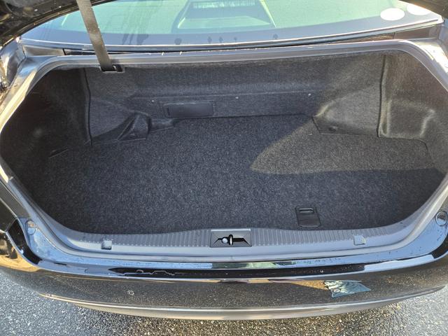 クラウンハイブリッド アスリートＧ　１８インチアルミ・本革シート・純正ナビ・フルセグ・ＥＴＣ（14枚目）