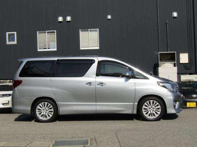 アルファード 240S ユーザー買取車 純正HDDナビ 両側パワースライドドア HIDライト ツインムーンルーフ 純正アルミホイール 社外シートカバー カーテン ETC スマートキー プッシュスタート 天吊モニター(4枚目)