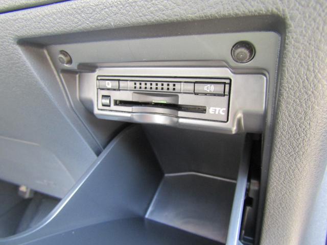 アルファード 240S ユーザー買取車 純正HDDナビ 両側パワースライドドア HIDライト ツインムーンルーフ 純正アルミホイール 社外シートカバー カーテン ETC スマートキー プッシュスタート 天吊モニター(27枚目)