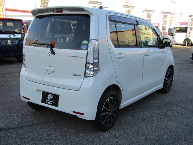 全国でも珍しいオートバックスに併設した富山の車販売・買取の専門店。新車・中古車・登録（届出）済未使用車もＯＫ！当店のスタッフはカー用品の知識、クルマの知識も豊富ですのでお気軽にお声がけください