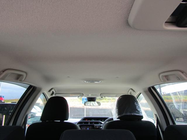 アクア 　ユーザー買取車　純正ナビ　バックカメラ　スマートキー　プッシュスタート　シートヒーター　ＥＴＣ車載器（12枚目）