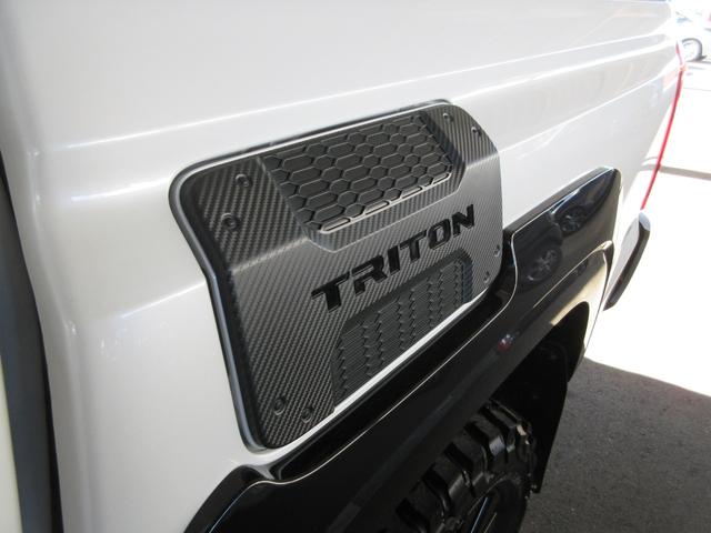 トライトン ＧＳＲ　ＪＡＯＳ製マフラー　ボンネットラッピング　マッドガード　バンパーガード　ＭＤＦ製フューエルリッドカバー　ボンネットプロテクター装備（12枚目）