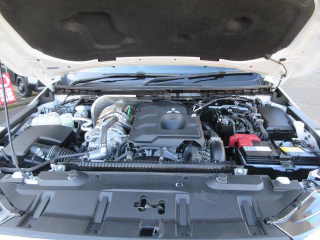 トライトン ＧＳＲ　ＪＡＯＳ製マフラー　ボンネットラッピング　マッドガード　バンパーガード　ＭＤＦ製フューエルリッドカバー　ボンネットプロテクター装備（17枚目）