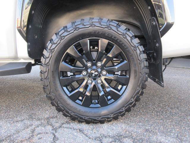 トライトン ＧＳＲ　ＪＡＯＳ製マフラー　ボンネットラッピング　マッドガード　バンパーガード　ＭＤＦ製フューエルリッドカバー　ボンネットプロテクター装備（20枚目）