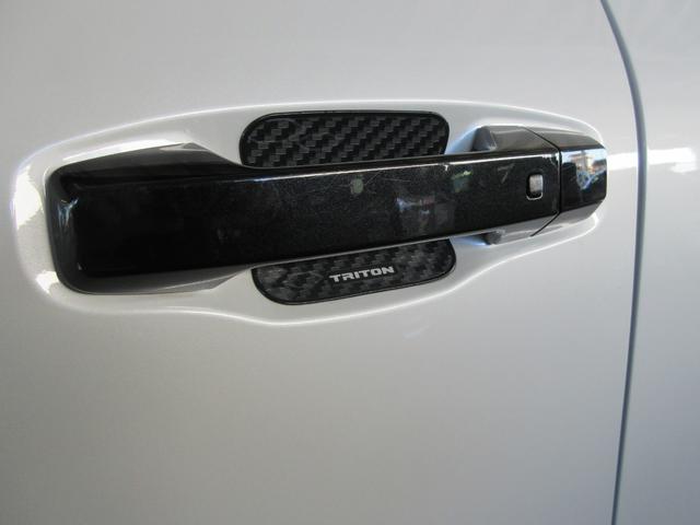 トライトン ＧＳＲ　ＪＡＯＳ製マフラー　ボンネットラッピング　マッドガード　バンパーガード　ＭＤＦ製フューエルリッドカバー　ボンネットプロテクター装備（27枚目）