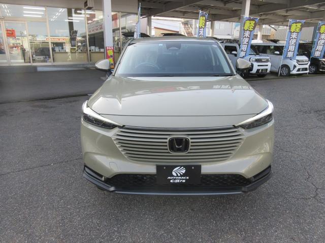 ヴェゼル ｅ：ＨＥＶ　Ｘ　ＬＥＤヘッドライト　スマートキー　純正ナビフルセグＴＶ　バックカメラ　オープンカントリーＲＴホワイトレター（3枚目）