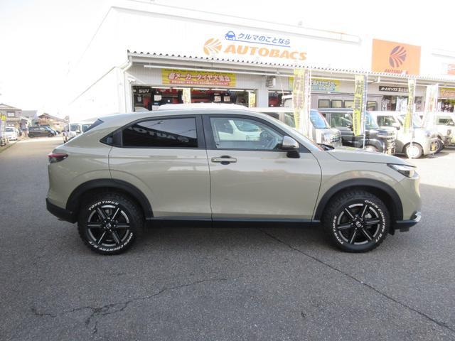 ヴェゼル ｅ：ＨＥＶ　Ｘ　ＬＥＤヘッドライト　スマートキー　純正ナビフルセグＴＶ　バックカメラ　オープンカントリーＲＴホワイトレター（5枚目）