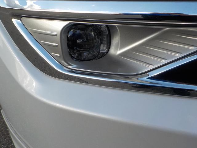 アウトランダーＰＨＥＶ Ｇ　４ＷＤ　スポーティパッケージ　盗難防止システム　衝突安全ボディ　衝突被害軽減システム　キーレスエントリー　スマートキー　レーンアシスト　電動リアゲート（6枚目）