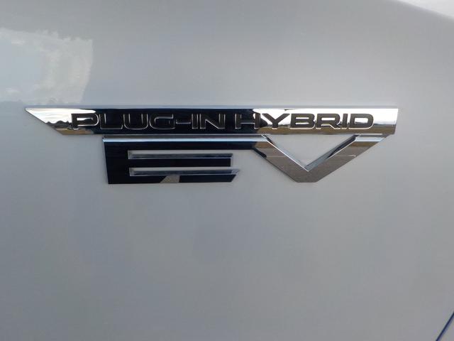 アウトランダーＰＨＥＶ Ｇ　４ＷＤ　スポーティパッケージ　盗難防止システム　衝突安全ボディ　衝突被害軽減システム　キーレスエントリー　スマートキー　レーンアシスト　電動リアゲート（7枚目）