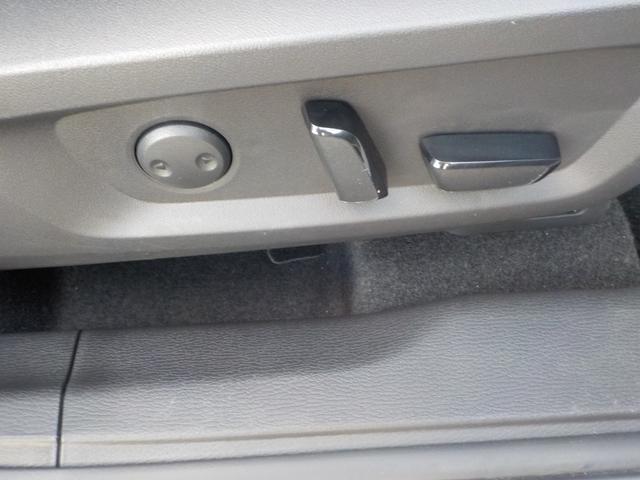 アウトランダーＰＨＥＶ Ｇ　４ＷＤ　スポーティパッケージ　盗難防止システム　衝突安全ボディ　衝突被害軽減システム　キーレスエントリー　スマートキー　レーンアシスト　電動リアゲート（11枚目）