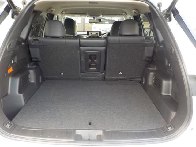 アウトランダーＰＨＥＶ Ｇ　４ＷＤ　スポーティパッケージ　盗難防止システム　衝突安全ボディ　衝突被害軽減システム　キーレスエントリー　スマートキー　レーンアシスト　電動リアゲート（15枚目）