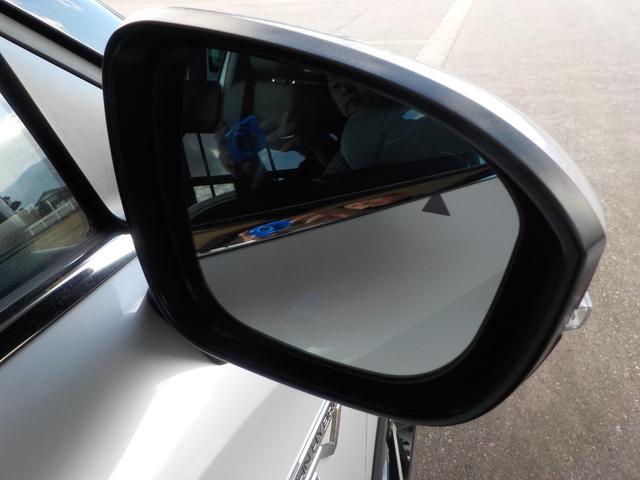 アウトランダーＰＨＥＶ Ｇ　４ＷＤ　スポーティパッケージ　盗難防止システム　衝突安全ボディ　衝突被害軽減システム　キーレスエントリー　スマートキー　レーンアシスト　電動リアゲート（25枚目）