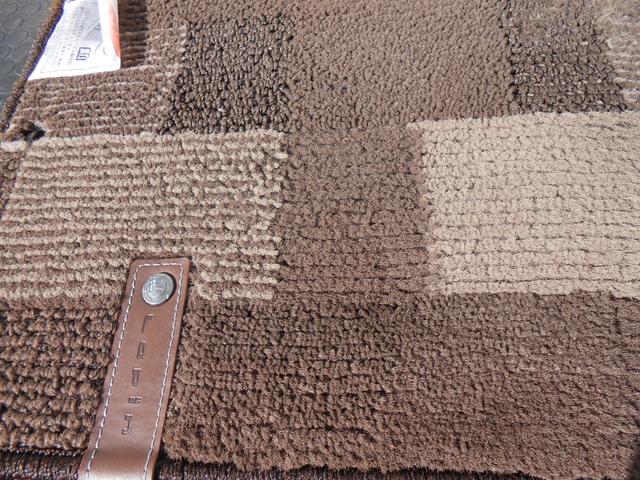 アルトラパン 全方位モニター付メモリーナビゲーション装着　ナビフルセグテレビ　ＣＤ　ＵＳＢソケット　ＥＴＣ　ブレーキサポート　Ｂｌｕｅｔｏｏｔｈ　全方位モニター　オートエアコン　オートＨＩＤヘッドライト　運転席シートヒーター　スマートキー　プッシュスタート（28枚目）